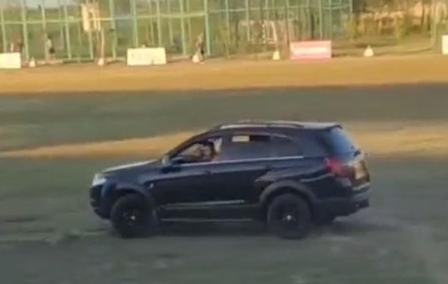 Sirdaryoda stadionda haydalgan Captiva auksionda sotildi