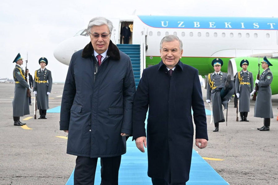 Shavkat Mirziyoyev Olmaota shahriga yetib bordi