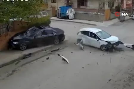 Turkiyada jiddiy yo‘l-transport hodisasi sodir bo‘ldi.