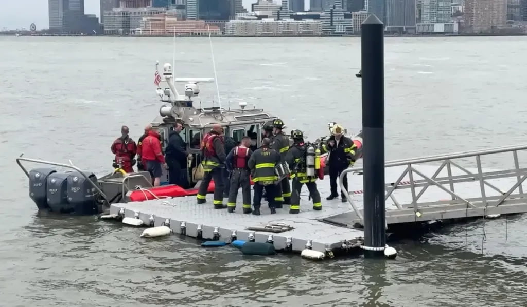 Nyu-York yaqinida vertolyot halokatga uchradi