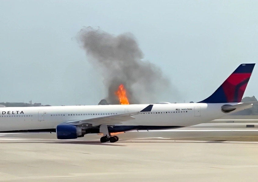 АҚШда парвоздан олдин самолёт ёниб кетди