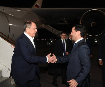 Sergey Lavrov Samarqandga keldi