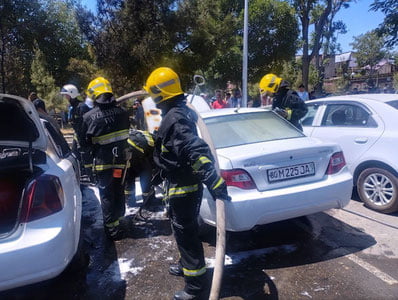 Buxoroda 3 ta avtomobil yonib ketdi