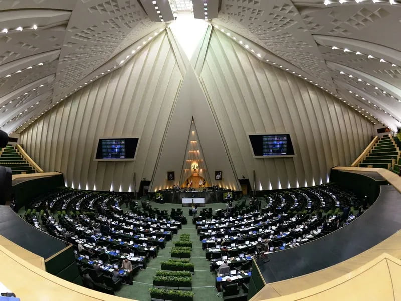 Eron Rossiya bilan strategik sheriklik bitimini tuzdi