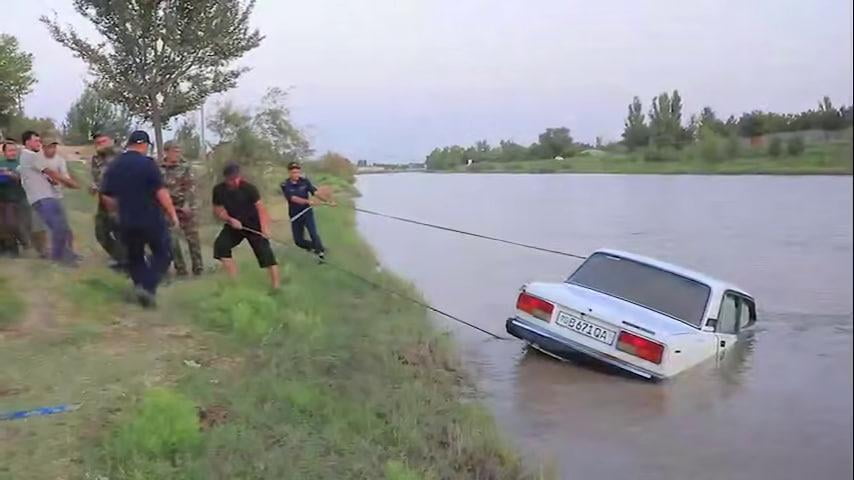 Қашқадарёда “Lada” каналга тушиб кетди