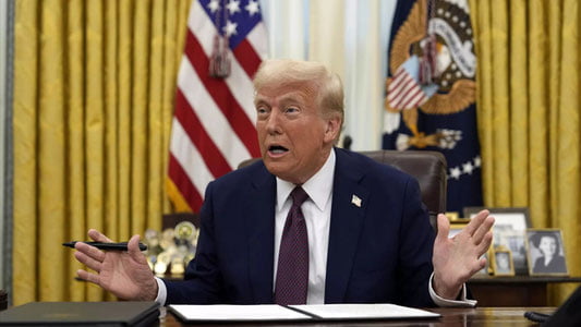 Tramp Rossiyaga qarshi choralarni muhokama qilmoqda, Ukrainaga esa qurol yetkazishni maʼqulladi