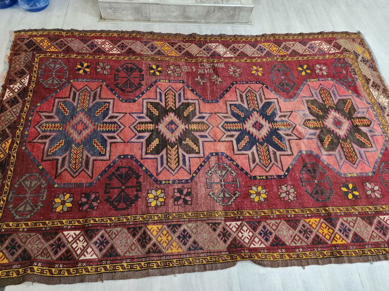 O'zbekistondan Qozog'istonga gilam olib chiqib ketayotgan shaxs ushlandi