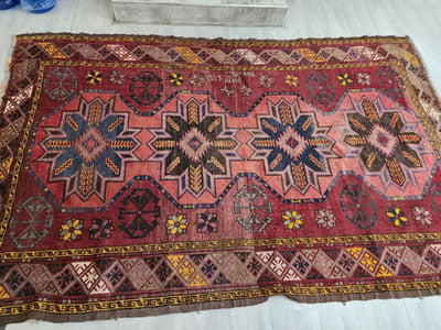 O'zbekistondan Qozog'istonga gilam olib chiqib ketayotgan shaxs ushlandi