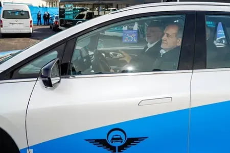 Eron Prezidenti Masud Pezeshkian taksi chaqarishga majbur bo‘ldi