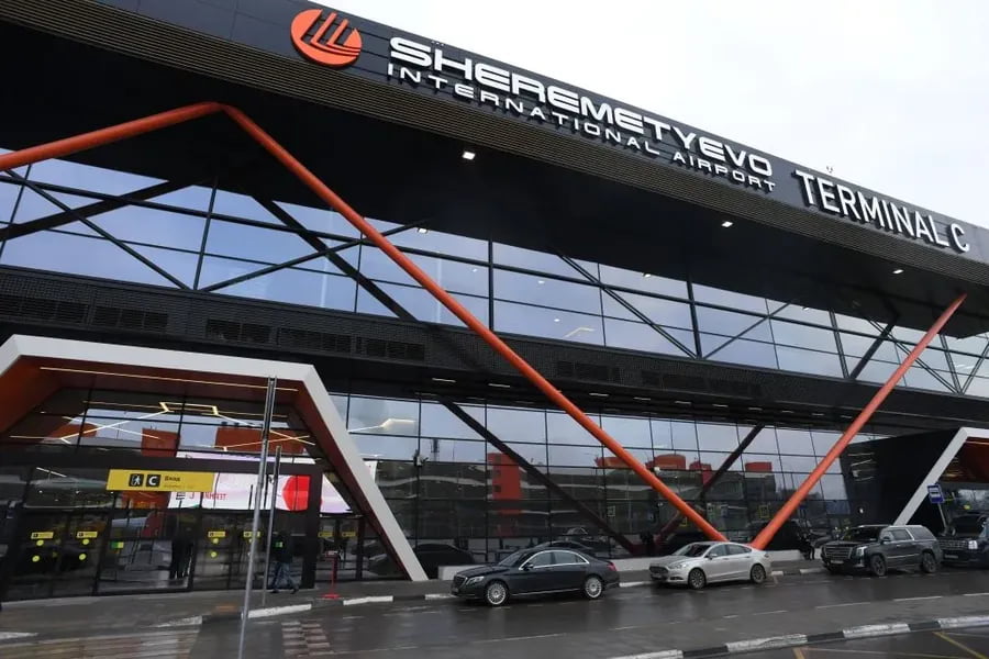 Россиянинг “Aeroflot” авиакомпанияси қулади