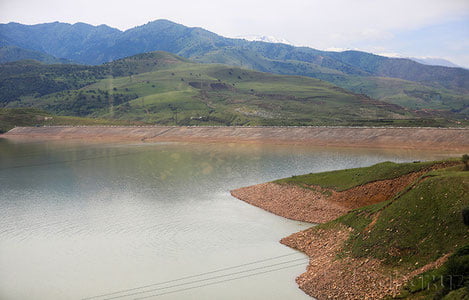 Ohangaronda cho‘milishga borgan qizlar cho‘kib ketdi