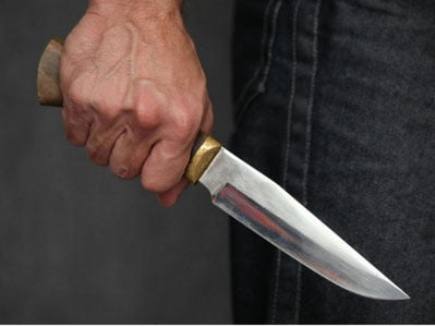 Farg‘onada 24 yoshli yigit sobiq sevgilisining erining qarindoshini pichoqladi