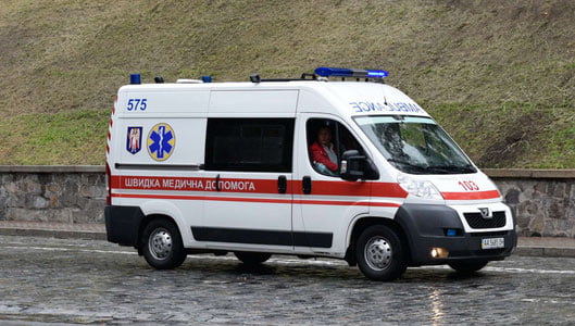 Украинада эркаклар сохта тез ёрдам машинасида сафарбарликдан қочмоқчи бўлди