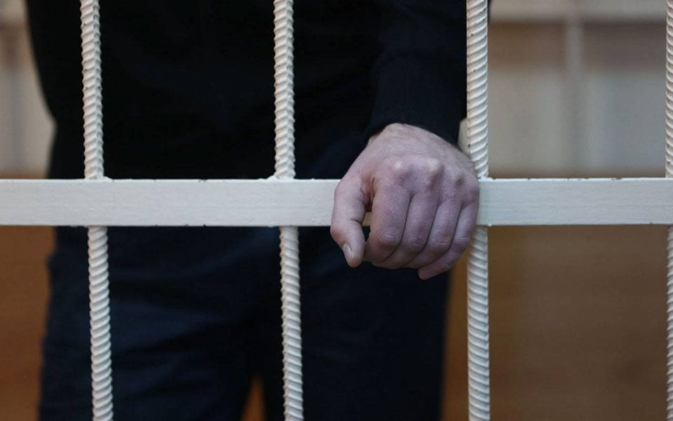 Фарғонада маҳалла раиси 17 ёшли қизга шилқимлик қилди