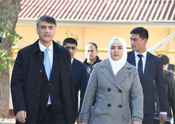 “Женнифер Лопезнинг кийимларига индамадик, рўмол ўраганларга ҳам тегмайлик” — Алишер Қодиров