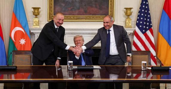 Улар 35 йил урушди ва энди улар дўст – Трамп