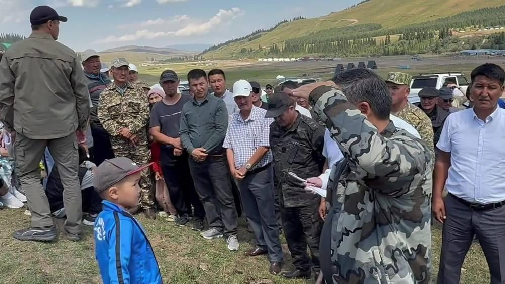 Қирғизистон Президентини кичик Садир Жапаров ҳайрон қолдирди