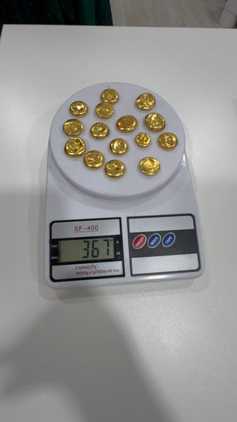 Тошкент аэропортида олтинларни жинсий аъзосига яшириб олиб ўтмоқчи бўлган икки аёл ушланди