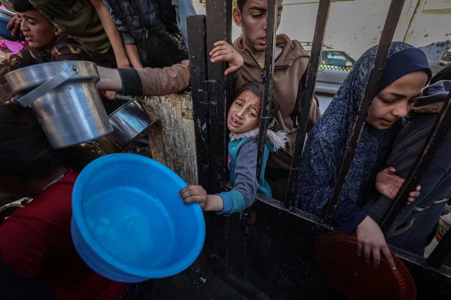 G‘azoda oziq-ovqat tanqisligi oqibatida o‘limlar ko‘paymoqda - qurbonlar soni 258 nafarga yetdi