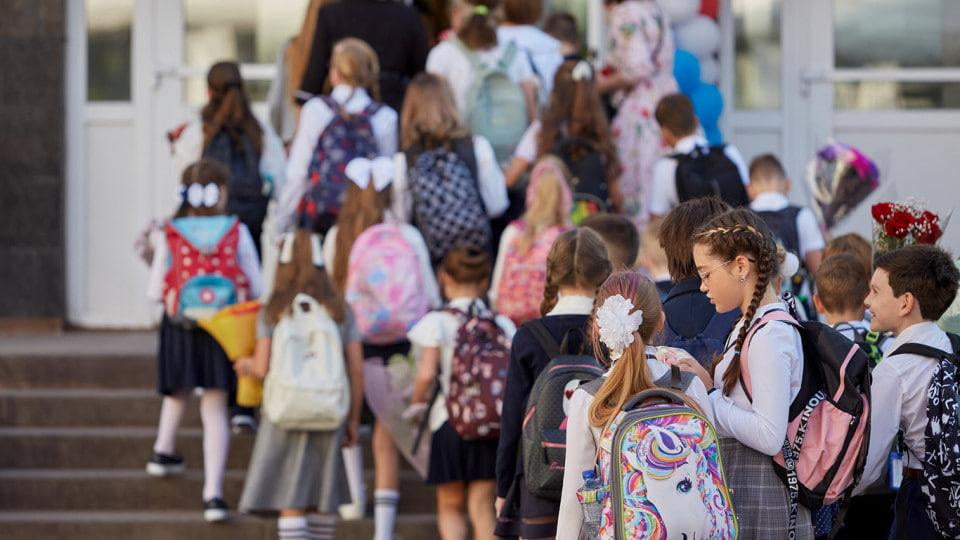 Rossiyadagi maktablarda migrant bolalar soni 10 barobarga qisqardi