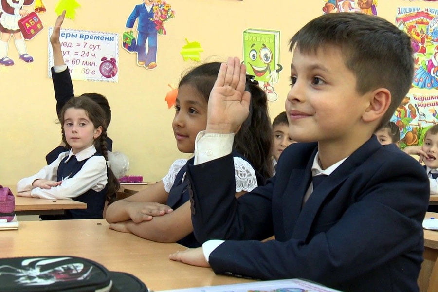 Россияда мактабларда мигрант болалар сони сезиларли даражада камайди