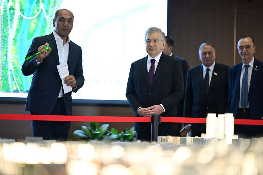 Шавкат Мирзиёев Янги Тошкентдаги қурилиш ишлари билан танишди