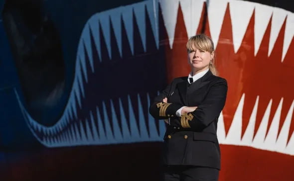 Тарихда биринчи марта аёл киши атом музёрар кемаси капитани бўлди