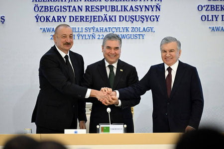 Ўзбекистон, Туркманистон ва Озарбайжон президентлари қўшма баёнот имзолади
