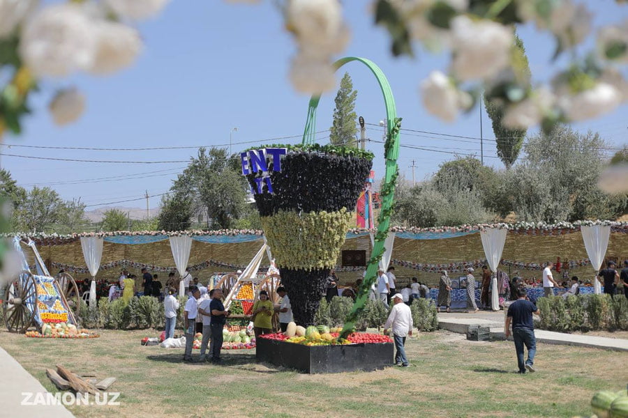 Bu yil “Uzum sayli”ga 500 mingdan ortiq sayyoh tashrif buyurdi