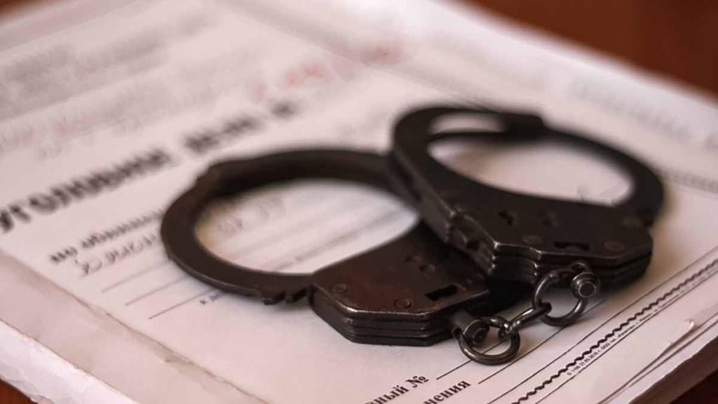 Сурхондарёда кадастр ходими ва фуқаро ноқонуний ер савдосида ушланди