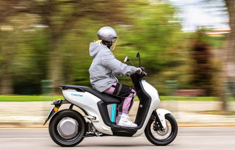 1 oktabrdan moped va skuter haydovchilari uchun guvohnoma majburiy bo‘ladi