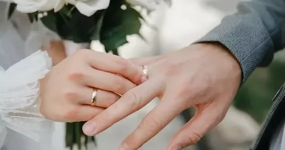 Сурхондарёда 15 ёшли қиз турмушга берилди