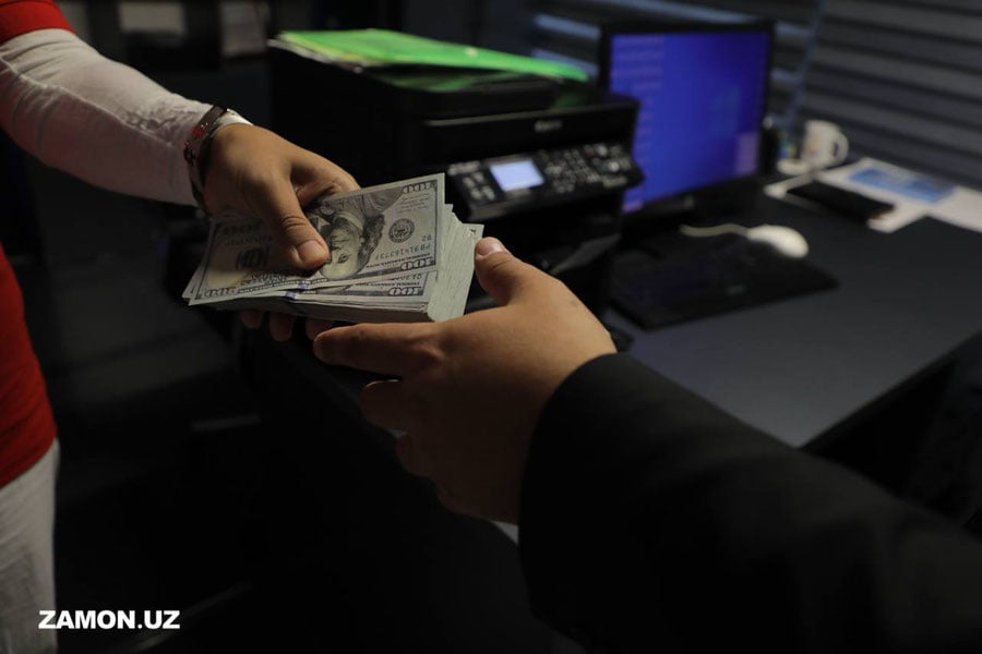 Jizzax viloyatida FVB xodimlari firibgarlik va pora olishda gumonlanib qo‘lga olindi