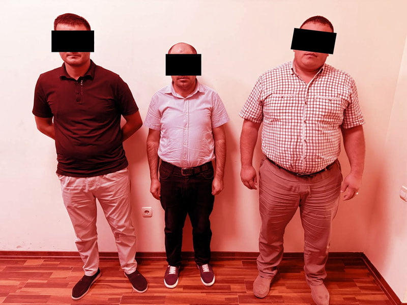 Сурхондарёда ҳоким ёрдамчиси бошчилигидаги гуруҳ жиноят билан қўлга олинди