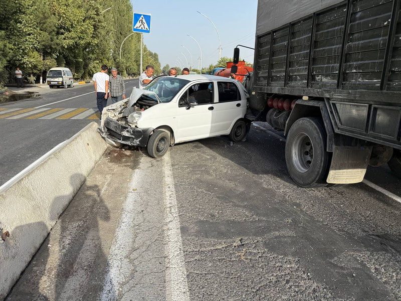 Andijonda uchta avtomashina avariyaga uchradi