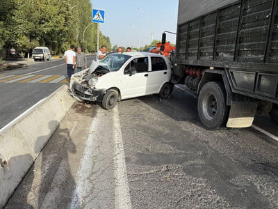 Andijonda uchta avtomashina avariyaga uchradi