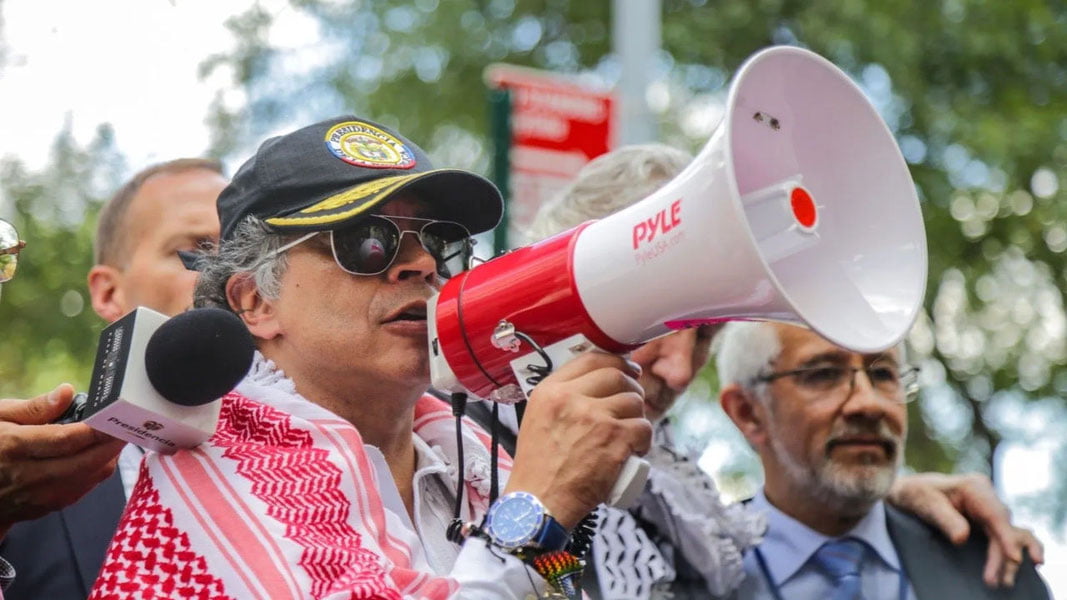 AQSh Kolumbiya prezidentining vizasini bekor qildi