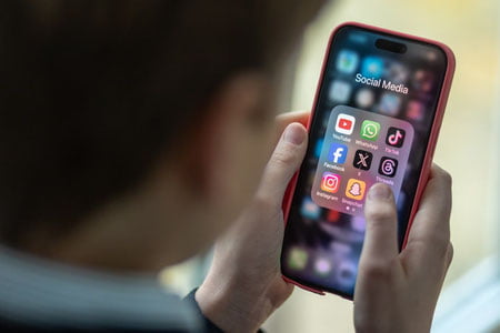 Тожикистонда 14 ёшгача бўлганларга ижтимоий тармоқ тақиқланиши мумкин