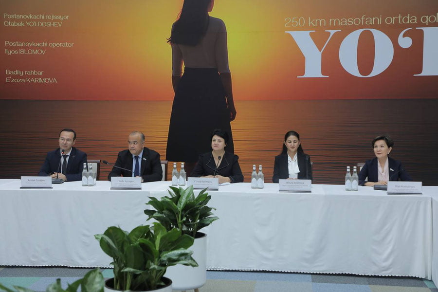 “Yo‘l”: 250 km masofa bosib maktabga boruvchi o‘qituvchi haqida film ishlandi