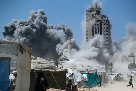 Isroil G‘azodagi 16 qavatli binoni vayron qildi