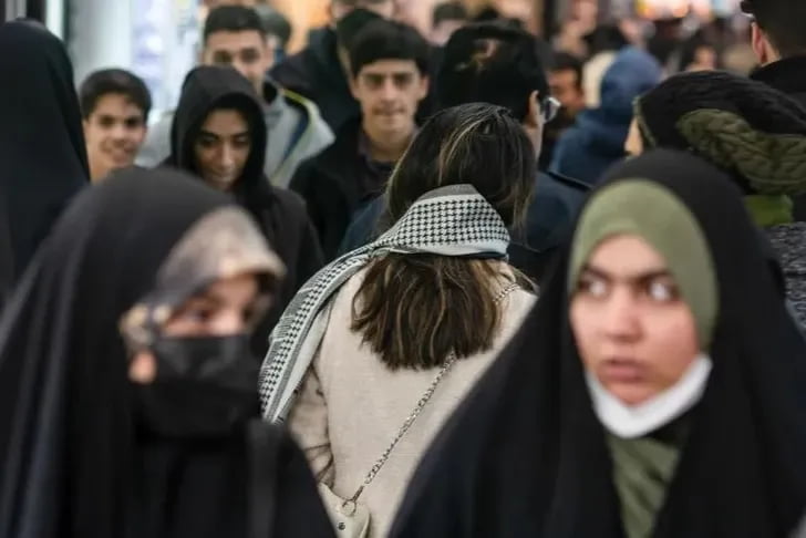 Eronda majburiy hijob qonuni bekor qilindi