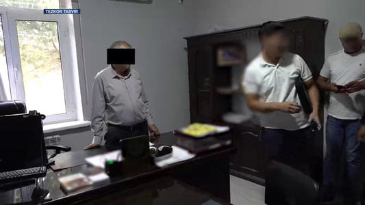 4 ta hududda amaldorlar pora bilan qo‘lga tushdi