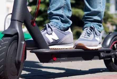 Тожикистонда электросамокат ва скутерлардан фойдаланиш вақтинча тақиқланди