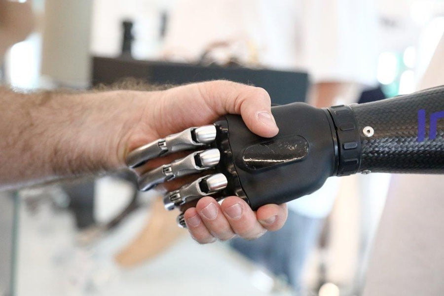 АҚШда фуқаролар сунъий интеллект ёрдамида суд ишларида ғалаба қозонмоқда