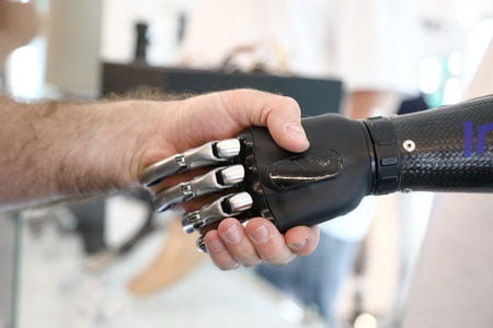 АҚШда фуқаролар сунъий интеллект ёрдамида суд ишларида ғалаба қозонмоқда