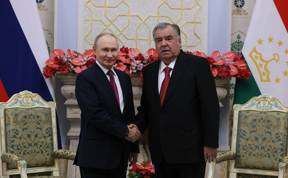 Путин Эмомали Раҳмонга рус тилини қўллаб-қувватлагани учун миннатдорчилик билдирди