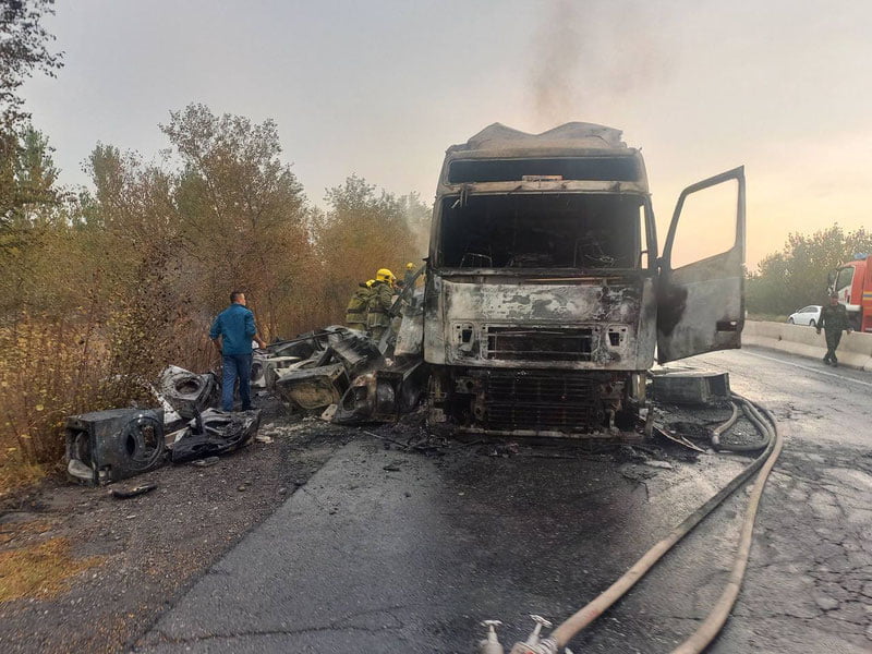 Farg‘onada yuk mashinasi yonib ketdi