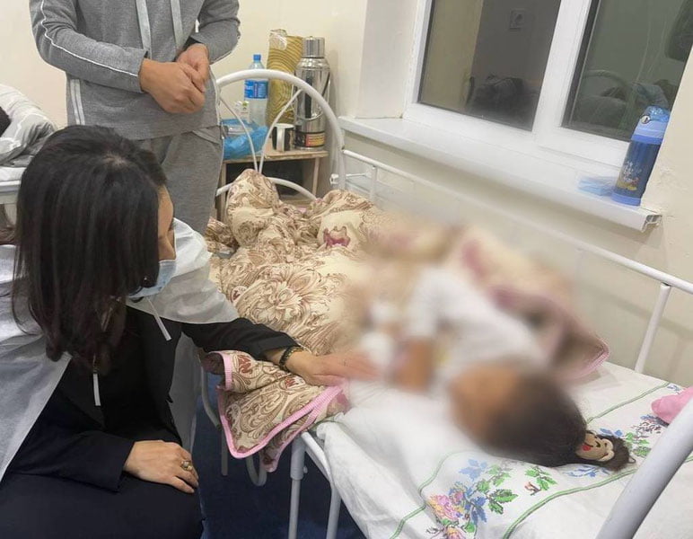 Болалар омбудсмани Жиззахдаги заҳарланиш ҳолатини ўрганмоқда
