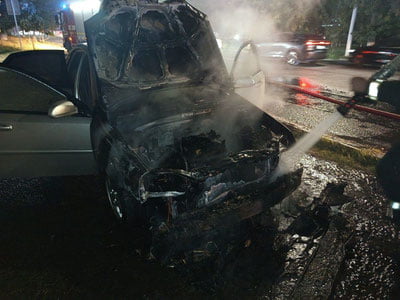 Toshkentda “Lacetti” avtomobili yonib ketdi