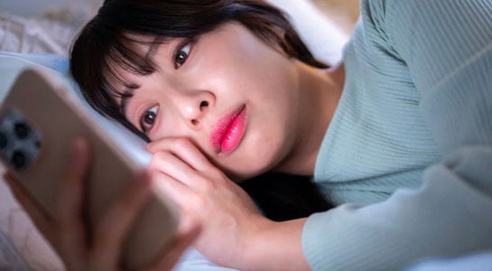 Японияда смартфонлардан фойдаланишга вақт чеклови жорий қилинди